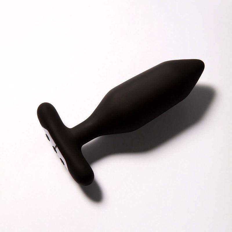 Je Joue Onyx Vibrating Butt Plug Black shown in sleek black design for enhanced anal pleasure.