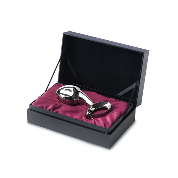 Njoy Pure Plug 2.0 X Large displayed in a luxurious gift box with satin lining.