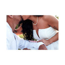 Eye Of Love One Love Attract Him Pheromone Parfum 10 Ml held by a couple kissing outdoors.