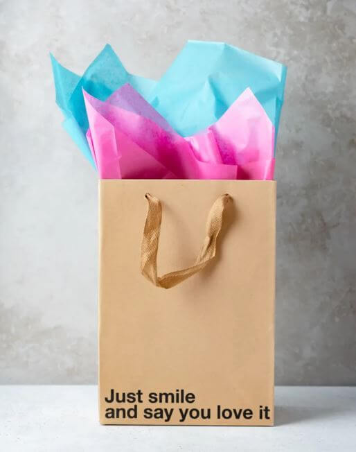 JUST SMILE & SAY YOU LOVE IT GIFT BAG-0